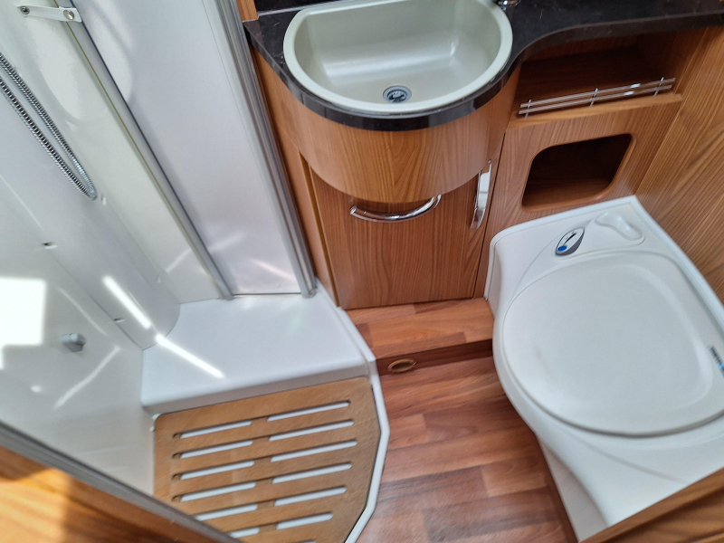 Hymer B614 SL Star Edition 3.0 160 PK+DB KETTING  foto: 15