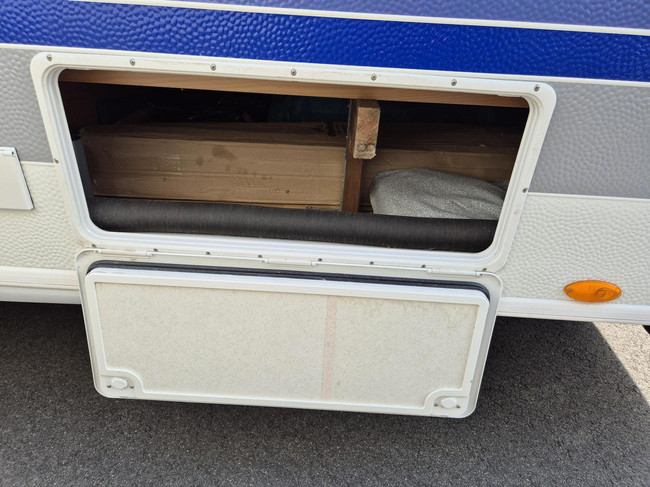 Hobby PRESTIGE 560 Kingsize Bed + Voortent Nw type 2e eig. foto: 7