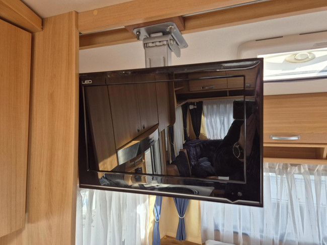Dethleffs 430 DB Vast bed, mover, Voortent met aanbouw Bovag foto: 21