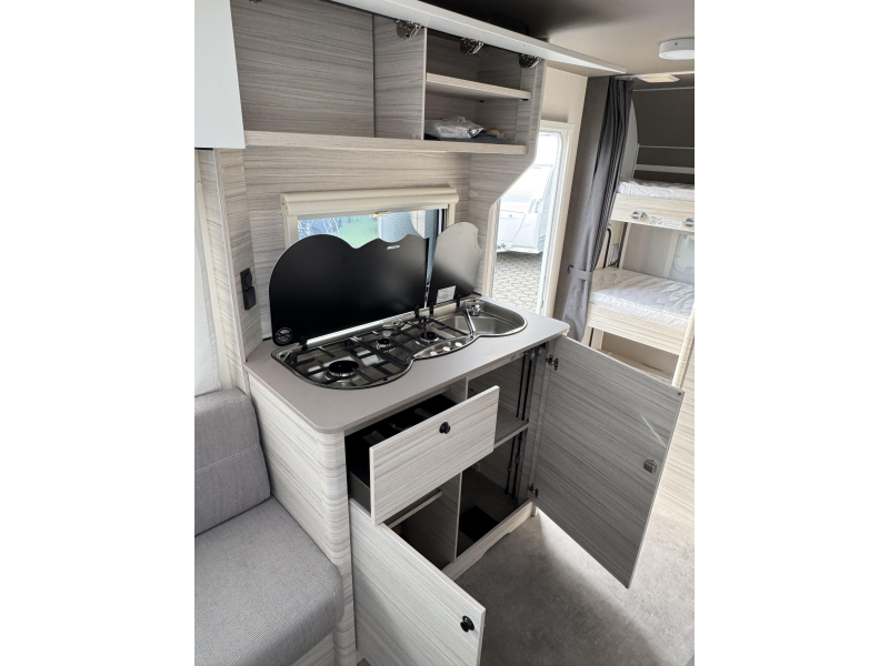 Dethleffs C'Joy 480 QLK Stapelbed met 3 bedden  foto: 8