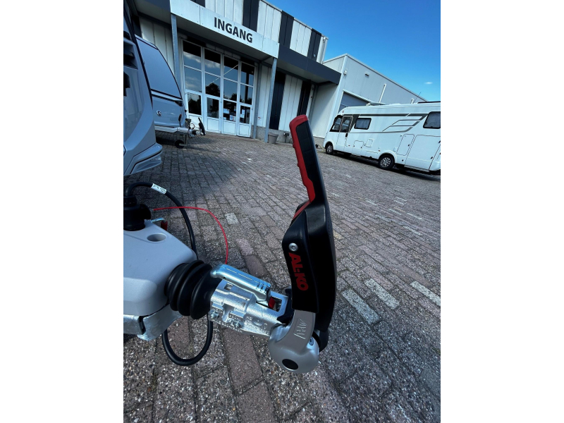 Knaus Sudwind Black Selection 450 FU Tijdelijk Voordeelpakket  foto: 17