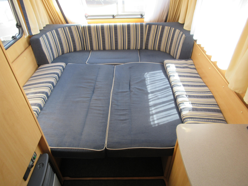 Dethleffs Camper 395 HK LICHTGEWICHT EN MET MOVER 