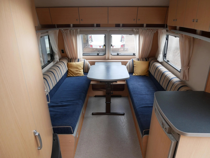Kip Grey Line Special 44 TCB Incl. mover en voortent  foto: 5