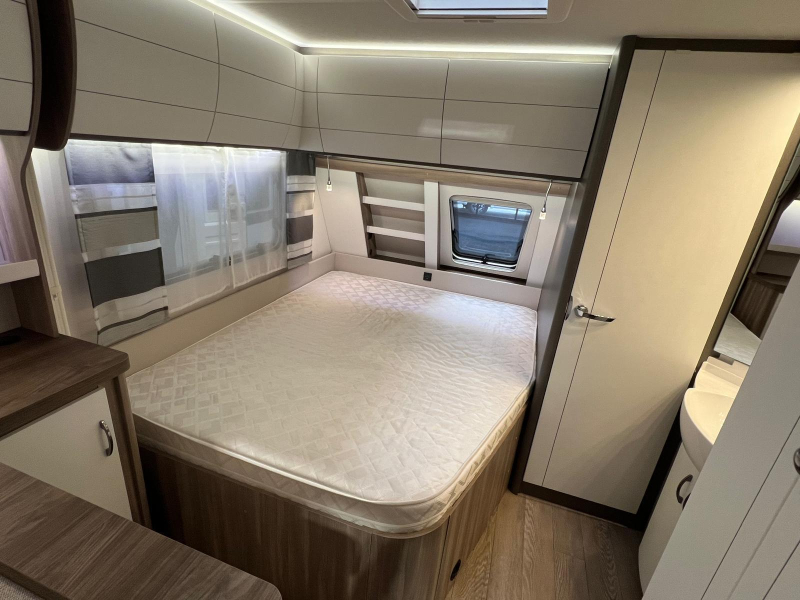 Hobby Excellent Edition 650 KMFE 2X Auto.mover, Airco, TV  foto: 18