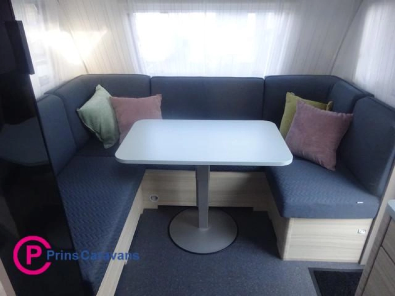 Adria Altea 502 UL Enkele Bedden Grote Koelkast en Rondzit  foto: 11