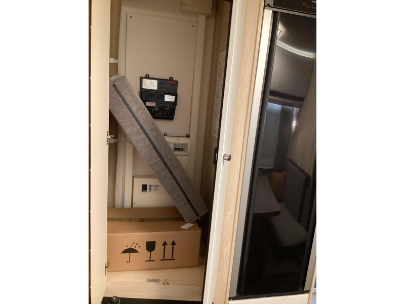 Hobby De Luxe 460 SFF Vrijstaand bed/ Douche  foto: 10