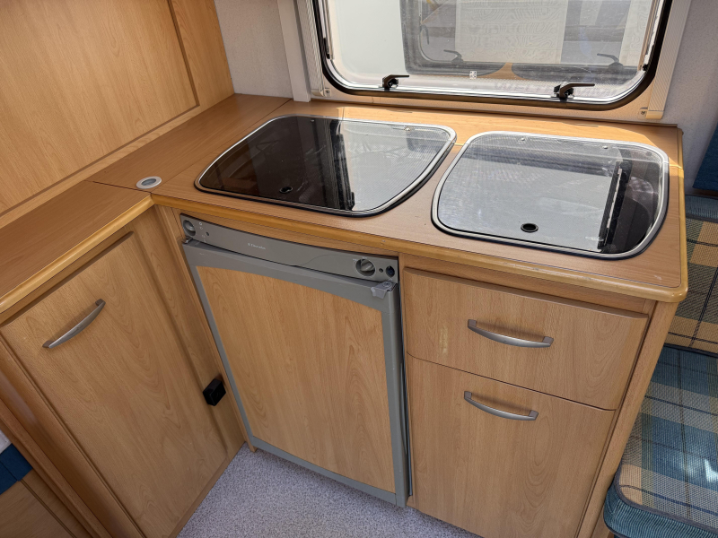Knaus Sudwind 450 TF FRANSBED RONDZIT TENT  foto: 8