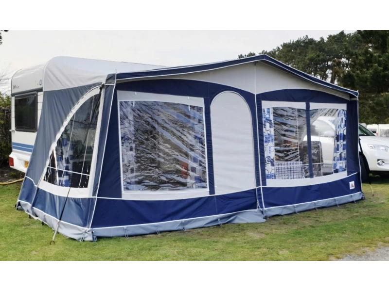 Hobby Excellent 470 UF dwars bed rondzit toilet  foto: 15