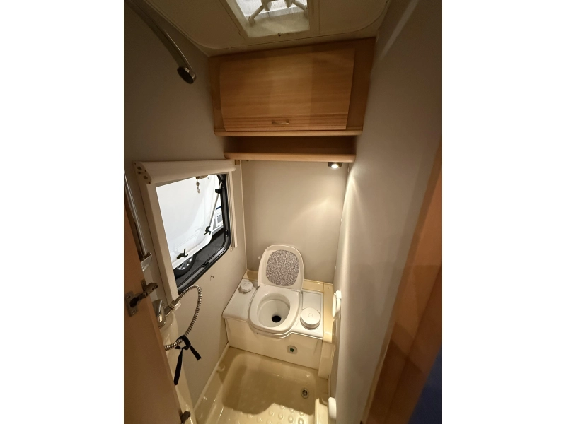 Dethleffs Camper 510 DB FRANSBED RONDZIT LUIFEL  foto: 13