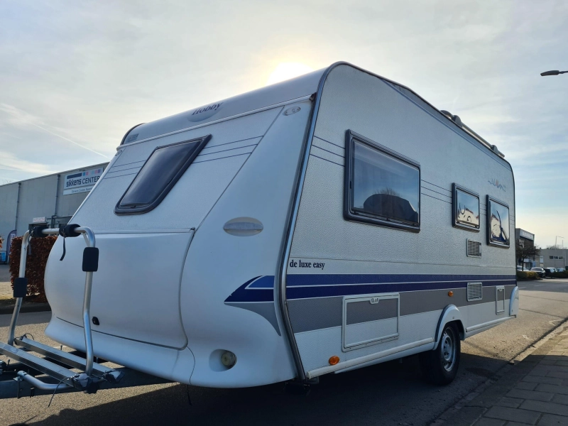 Hobby De Luxe 460 UFE met Luifel  foto: 3