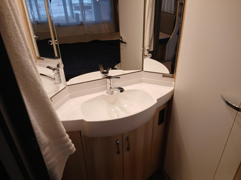 Hobby De Luxe 460 UFE  foto: 7