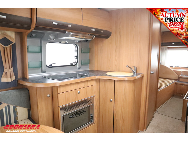 Bürstner Trecento 525 TL Middenkeuken Lengtebed foto: 20