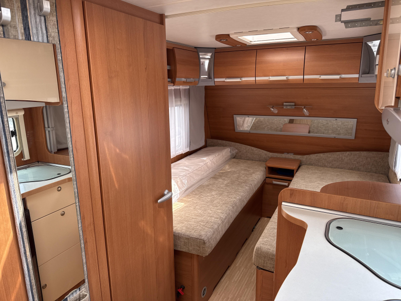 LMC Musica 470 E Voortent/Mover/Vloerverw. 