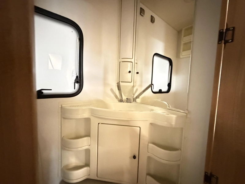 Adria Aviva 370 CP Mover | Stapelbed | Fiets  foto: 15