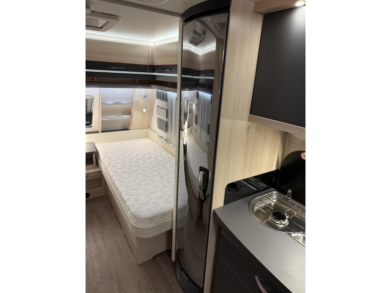 Hobby De Luxe Edition 495 UL 2 BEDDEN MOVER LUIFEL TOP  foto: 9