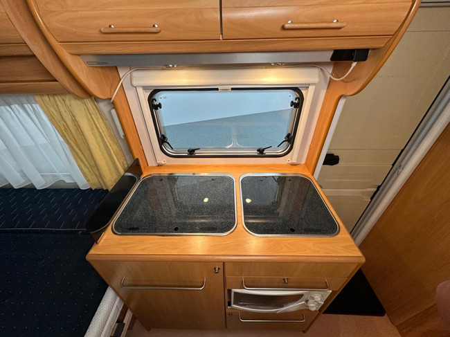 Chateau Cantara 403 C Comfort Traveller foto: 8