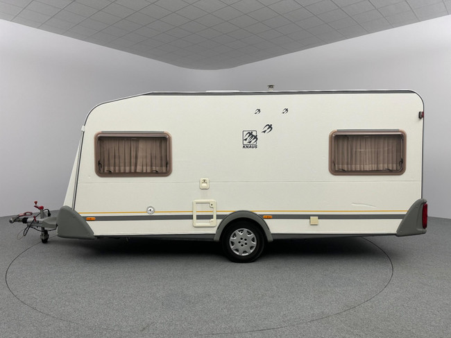 Knaus Südwind 450 TU foto: 12