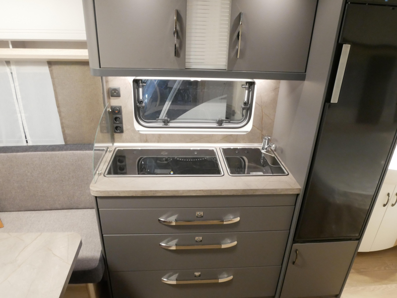 Hobby De Luxe 460 UFE Model 2027  foto: 4