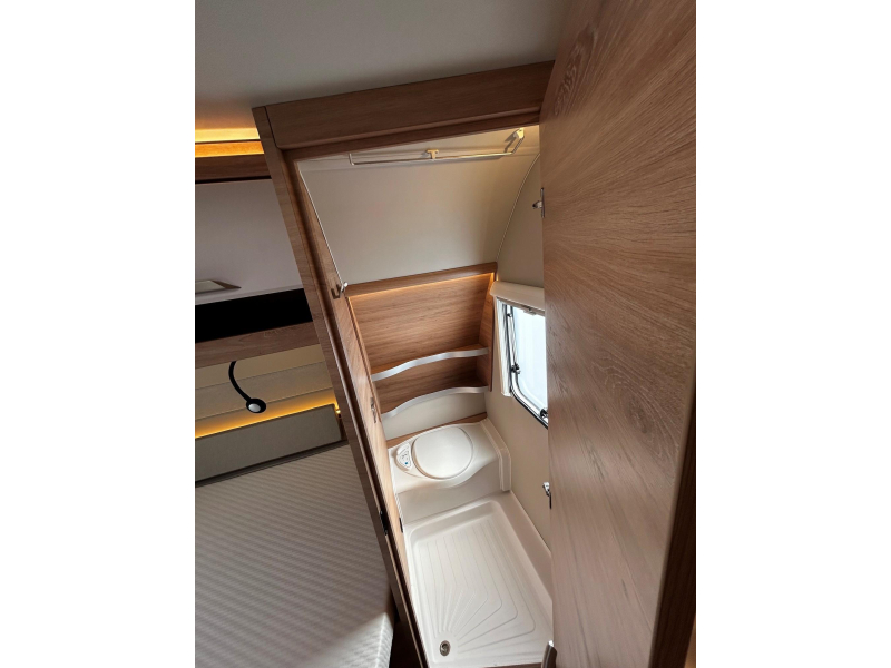Knaus Sudwind Black Selection 450 FU Tijdelijk Voordeelpakket  foto: 11