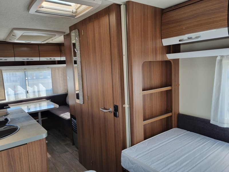 Eriba Exciting 471 Enkele bedden - Mover  foto: 12