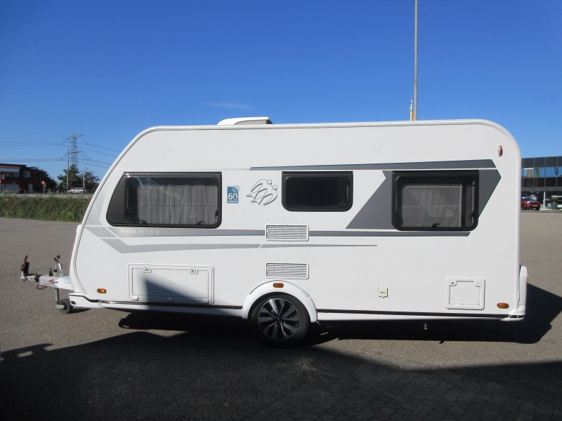 Knaus Sudwind 60 Years 450 FU ZEER NETJES, VASTE LUIFEL  foto: 21
