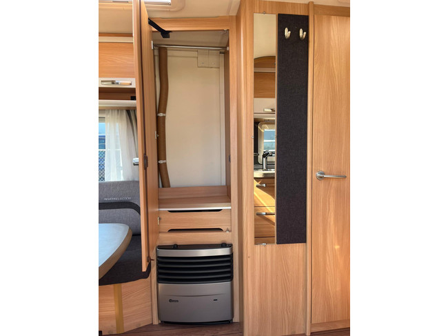 Knaus Südwind 500 EU Silver Selection | Elektrische Luifel | Vol Automatische Mover | Alko ATC Systeem | Boiler | Enkele bedden | Rondzit foto: 13