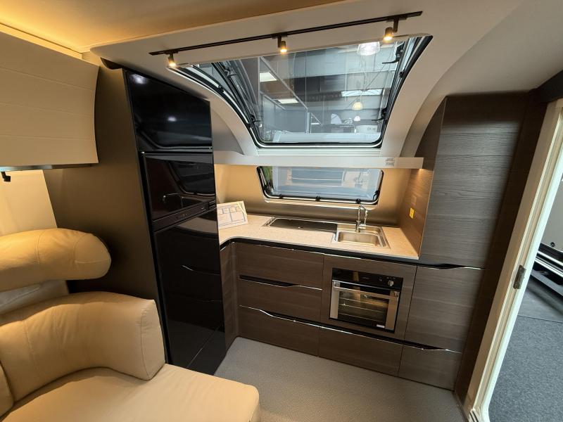 Adria Alpina 663 HT LAATSTE 2026  foto: 10