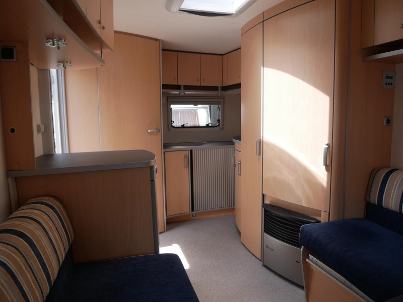 Kip Grey Line Special 44 TCB Incl. mover en voortent  foto: 7
