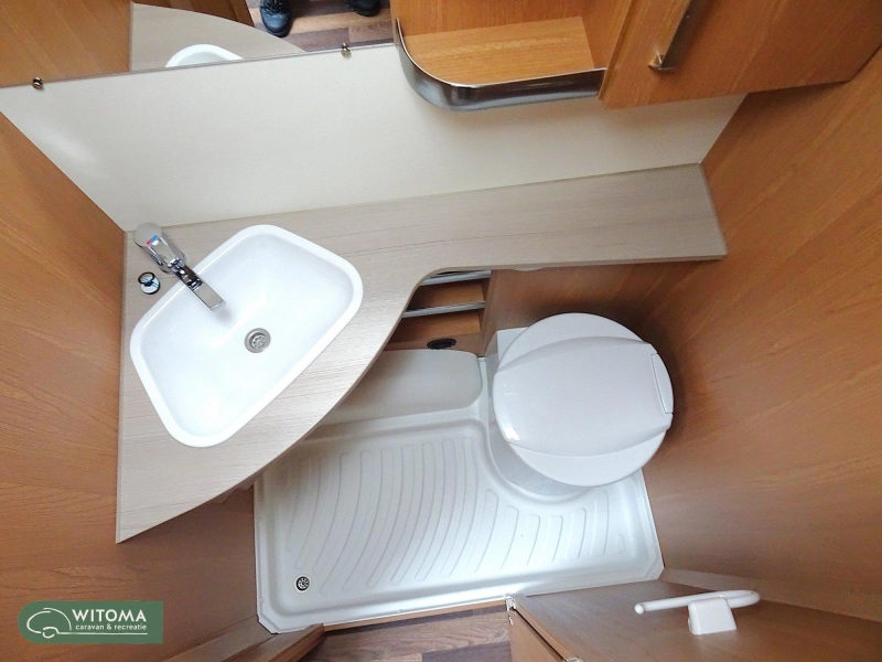 Knaus Sport 420 QD voortent luifel  foto: 12