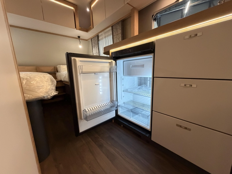 Knaus Sport 460 EU enkele bedden / dinette  foto: 16