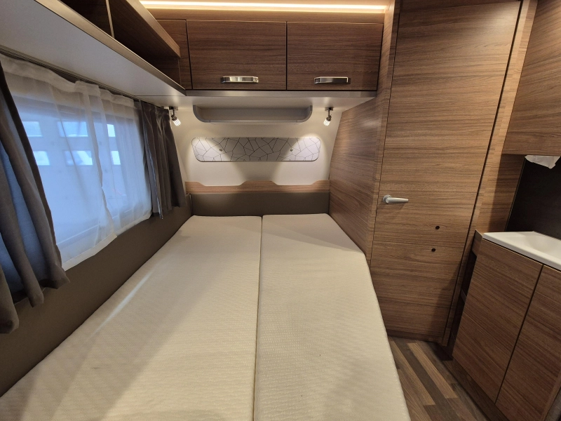 Weinsberg CaraOne Edition HOT 450 FU met Cassetteluifel!  foto: 19