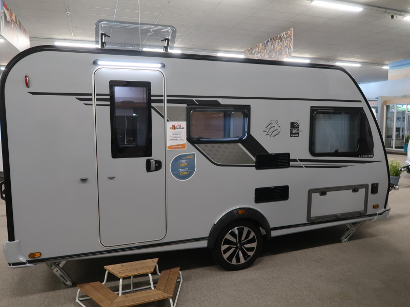 Knaus Sudwind Black Selection 420 QD COMPACT EN GROTE KEUKEN !  foto: 1