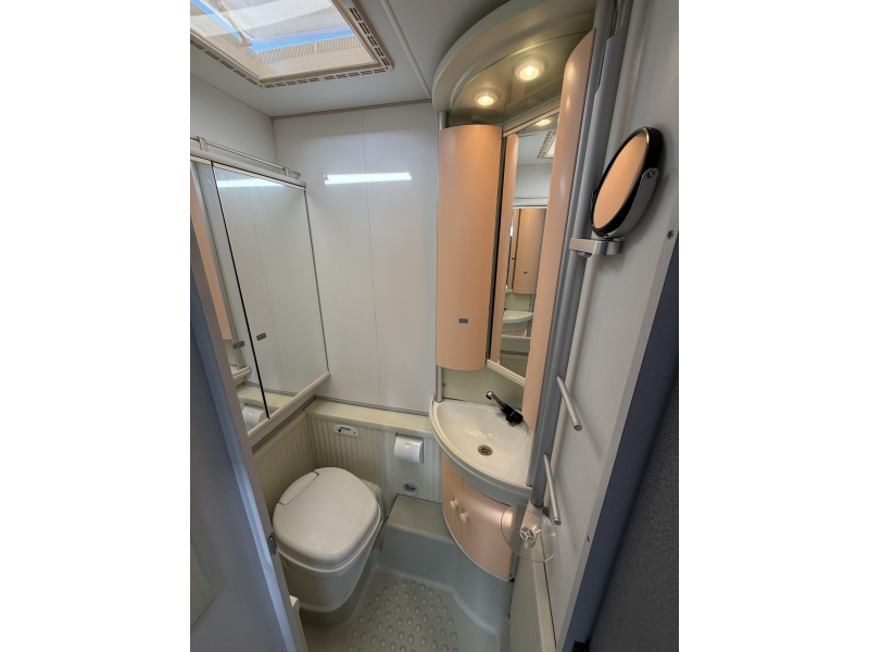 Bürstner Ventana Avantgarde 490 TK STAPELB VASTBED 6 PERS  foto: 12
