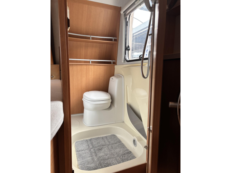 Knaus Azur 500 FU Fransbed + Mover  foto: 19
