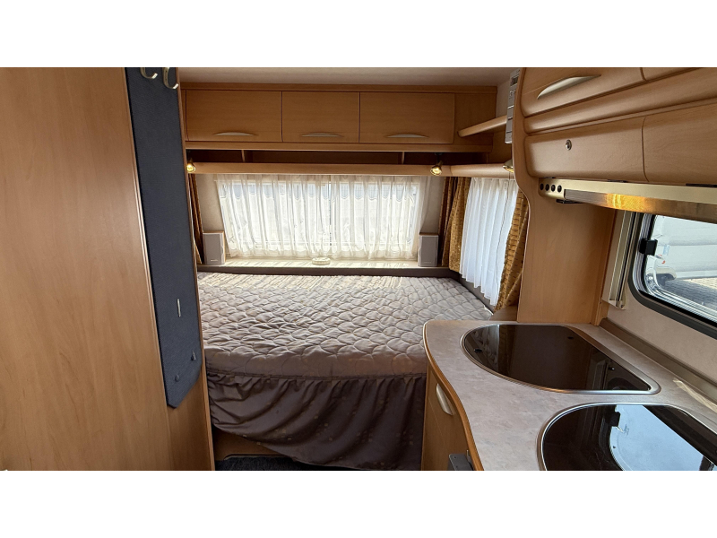 Fendt Saphir 470 F dwars bed rondzit toilet  foto: 11