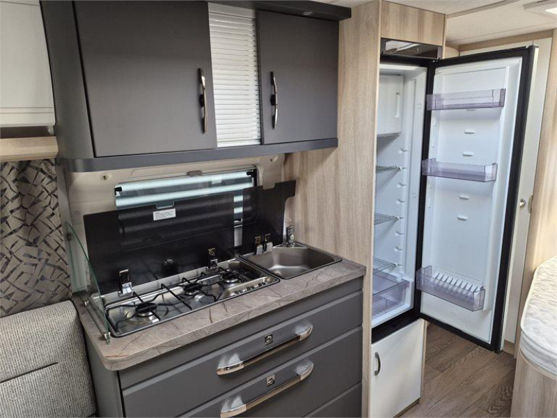 Hobby De Luxe 460 UFE  foto: 5