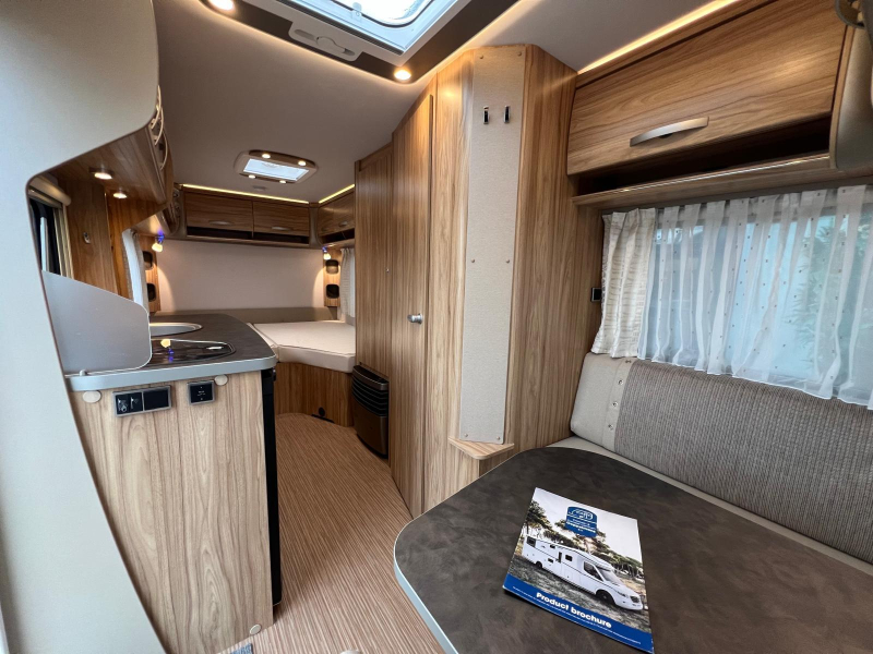 Eriba Nova Light 442 Lengtebedden, Mover, Tent  foto: 7