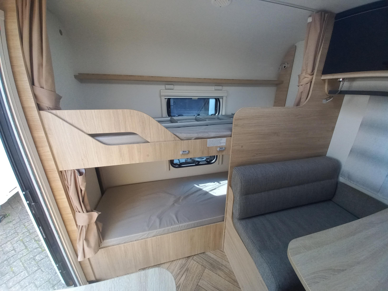 Caravelair Sport Line 476 mover-voortent-airco  foto: 10