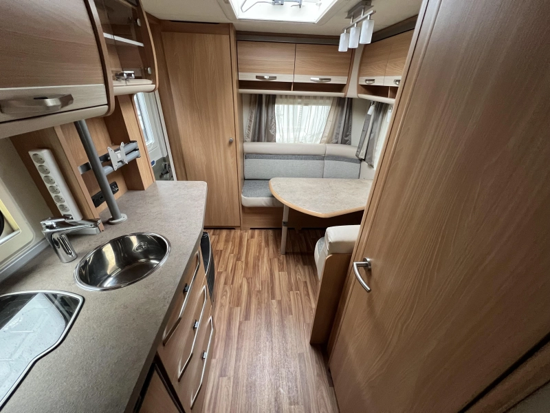 Knaus Sudwind 420 QD Panorama Luifel  foto: 5
