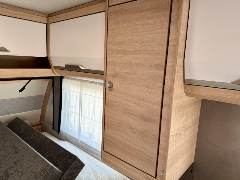 Knaus Sudwind Black Selection 460 EU Airco Actie!  foto: 8