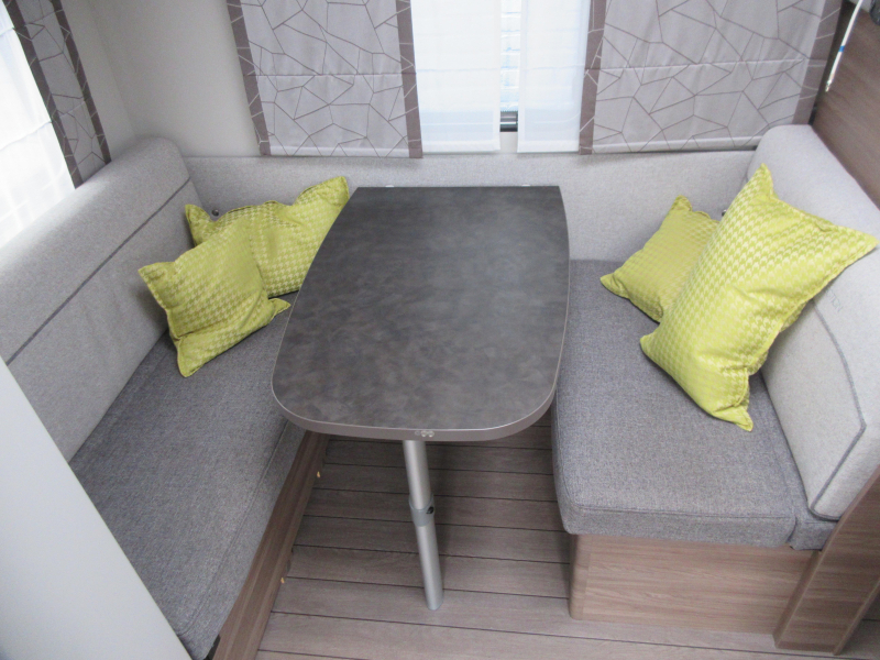 Knaus Sport Silver Selection 400 QD MET MOVER EN VOORTENT  foto: 8