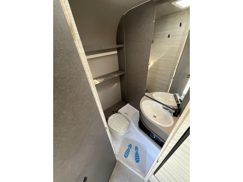 Dethleffs C'Joy Active 420 QSH COMPACT-XL KOELKAST  foto: 14