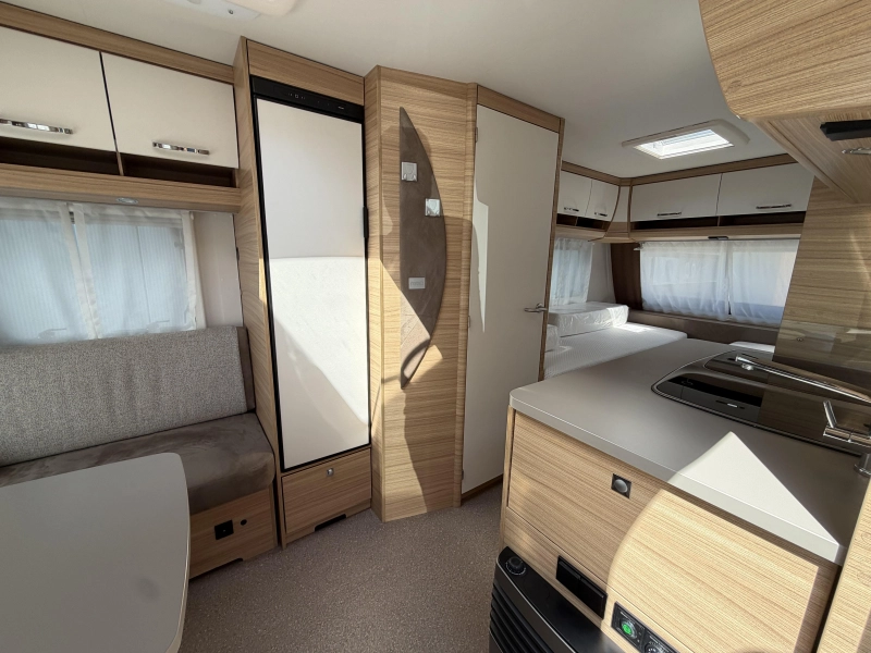 Dethleffs Camper Avantgarde 460 EL Zeer compleet  foto: 7