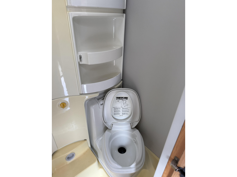 Knaus Blue Line 450 TF RONDZIT-VOORTENT 2023  foto: 13