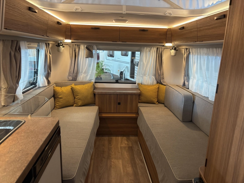 Eriba Touring 540 Legend Hampton Zilver  foto: 8