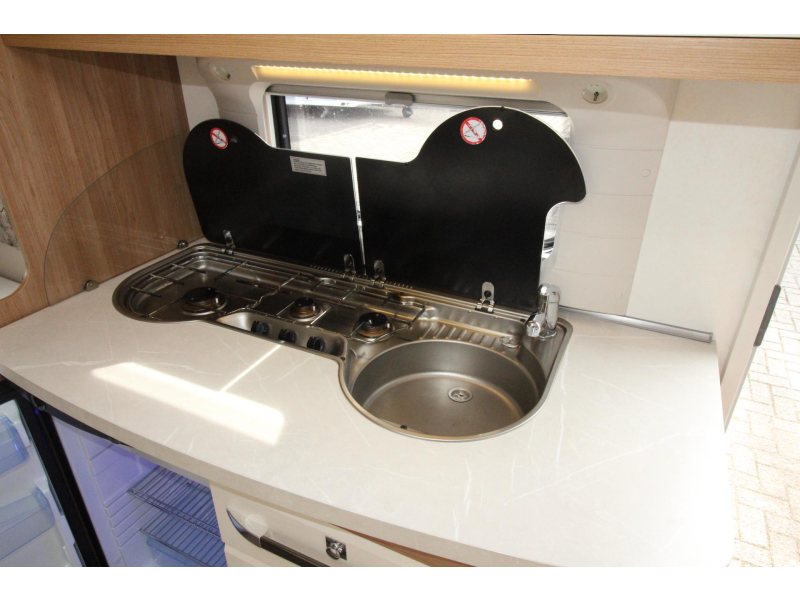 Hobby De Luxe 455 UF Thule 6300 Ultraheat  foto: 13