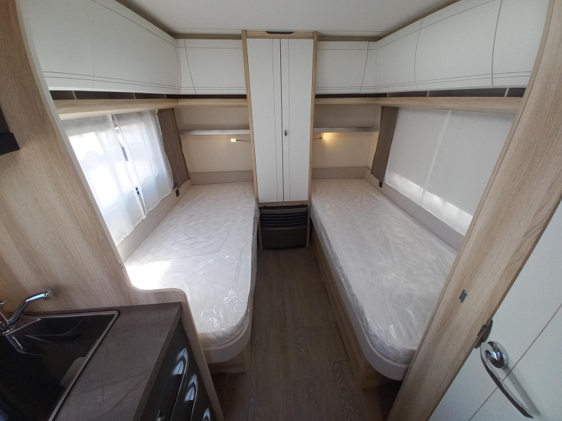 Hobby De Luxe 460 LU 1500kg  foto: 11