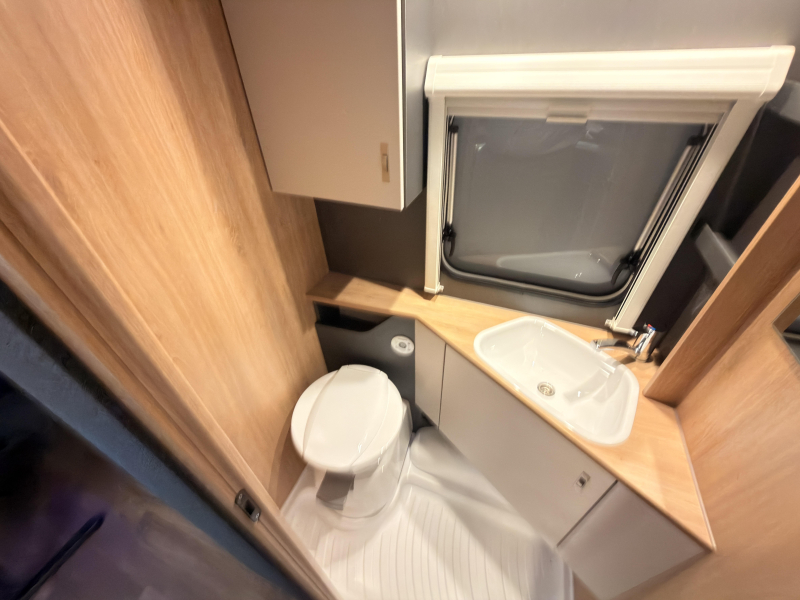 Knaus Sport 500 EU 1800 + Enkele Bedden  foto: 8