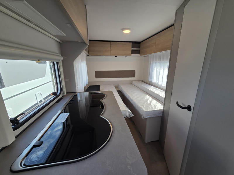 LMC Sassino 460 E Lengtebedden  foto: 7