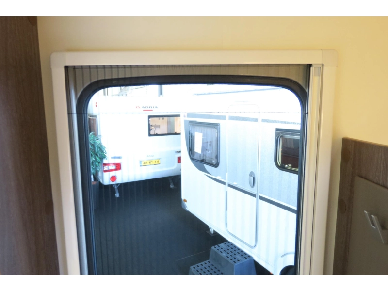 Bürstner IC Line 495 TK INCL VOORTENT+GARAGE  foto: 15